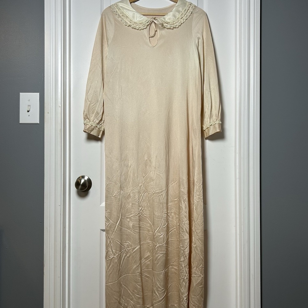 Vintage 1970s Cream Nylon Lace Satin Collar Cuff Nightgown Maxi Nap Dress